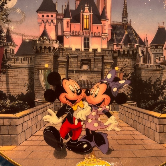 Bradford Exchange “Sleeping Beauty Castle” Disneyland’s 40th Anniversary Plate - Picture 4 of 9